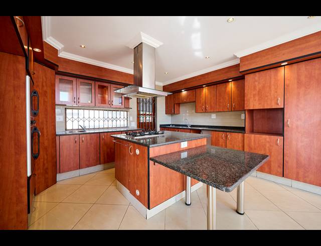 5 BEDROOM HOUSE FOR SALE IN BARBEQUE DOWNS